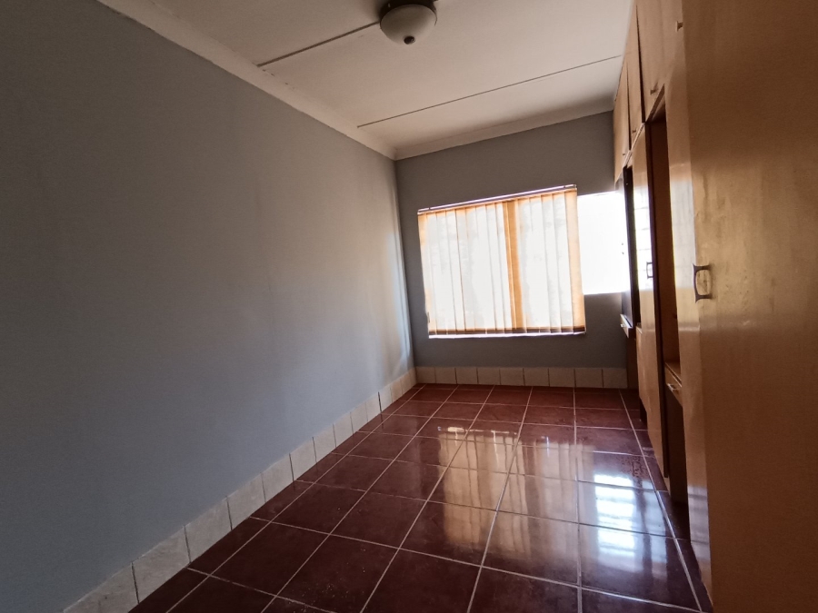 5 Bedroom Property for Sale in Hospitaalpark Free State